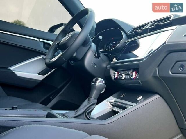 Черный Ауди Ку3, объемом двигателя 1.98 л и пробегом 1 тыс. км за 52499 $, фото 91 на Automoto.ua