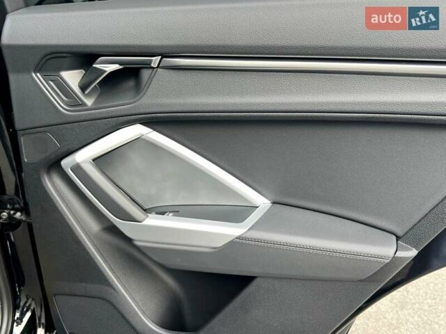 Черный Ауди Ку3, объемом двигателя 1.98 л и пробегом 1 тыс. км за 52499 $, фото 87 на Automoto.ua