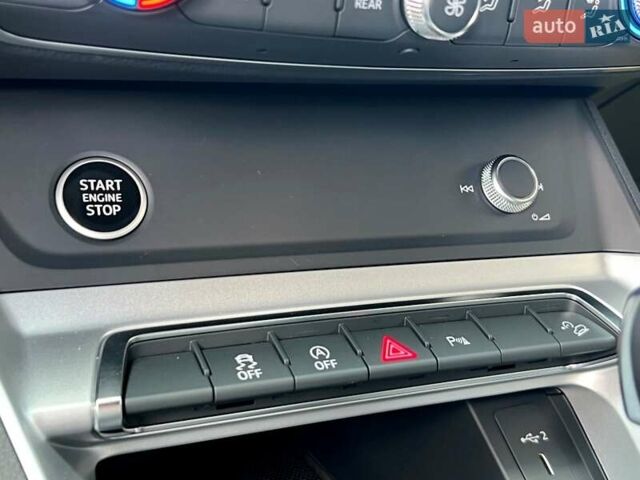 Черный Ауди Ку3, объемом двигателя 1.98 л и пробегом 1 тыс. км за 52499 $, фото 60 на Automoto.ua