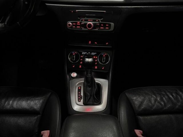 Червоний Ауді Ку3, об'ємом двигуна 2 л та пробігом 94 тис. км за 16600 $, фото 16 на Automoto.ua