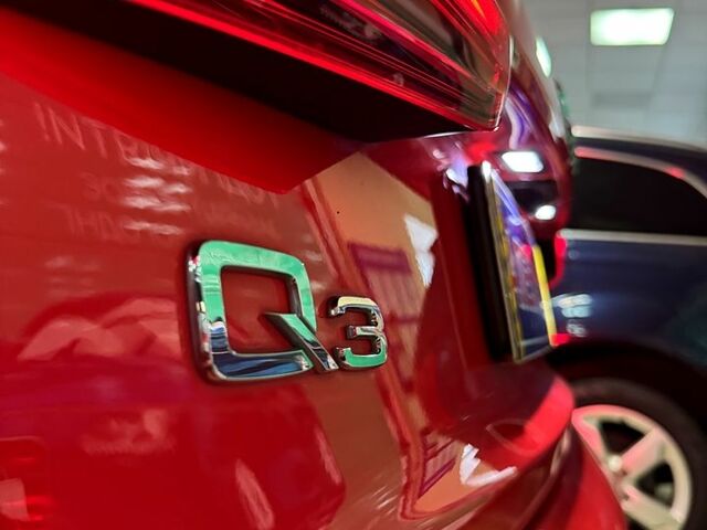 Червоний Ауді Ку3, об'ємом двигуна 2 л та пробігом 94 тис. км за 16600 $, фото 5 на Automoto.ua