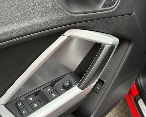 Красный Ауди Ку3, объемом двигателя 1.98 л и пробегом 95 тыс. км за 33700 $, фото 47 на Automoto.ua