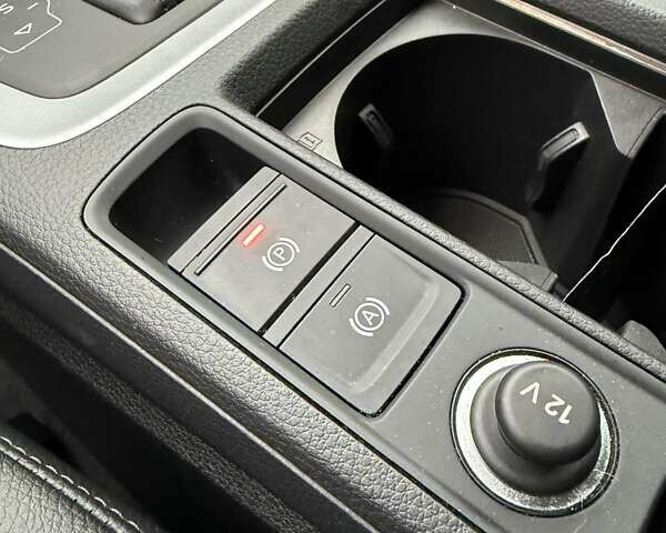 Красный Ауди Ку3, объемом двигателя 1.98 л и пробегом 95 тыс. км за 33700 $, фото 46 на Automoto.ua