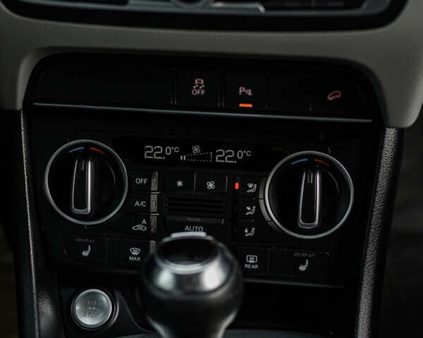 Серый Ауди Ку3, объемом двигателя 2 л и пробегом 255 тыс. км за 15300 $, фото 17 на Automoto.ua