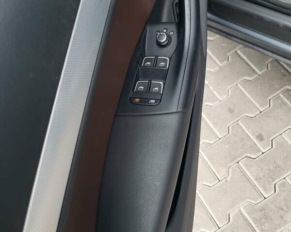 Серый Ауди Ку3, объемом двигателя 1.98 л и пробегом 174 тыс. км за 16400 $, фото 11 на Automoto.ua