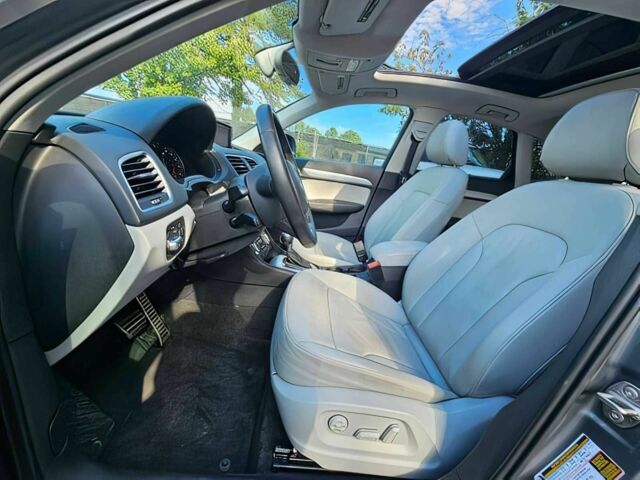 Серый Ауди Ку3, объемом двигателя 2 л и пробегом 74 тыс. км за 6000 $, фото 5 на Automoto.ua