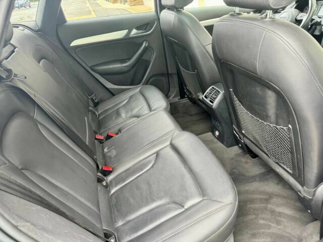 Сірий Ауді Ку3, об'ємом двигуна 2 л та пробігом 79 тис. км за 15200 $, фото 10 на Automoto.ua