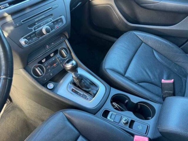 Сірий Ауді Ку3, об'ємом двигуна 2 л та пробігом 46 тис. км за 3700 $, фото 11 на Automoto.ua