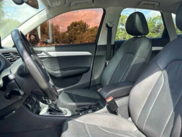 Ауди Ку3 2017 в Днепре (Днепропетровске) на Automoto.ua Серый Ауди Ку3, объемом двигателя 2 л и пробегом 70 тыс. км за 3600 $, фото 10 на Automoto.ua