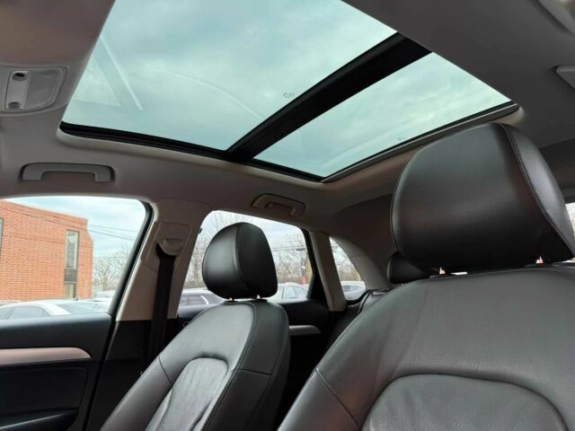 Серый Ауди Ку3, объемом двигателя 2 л и пробегом 69 тыс. км за 10500 $, фото 7 на Automoto.ua