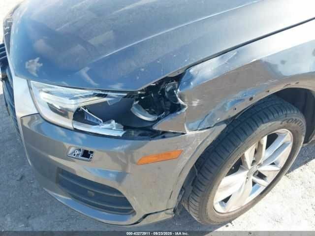 Серый Ауди Ку3, объемом двигателя 2 л и пробегом 78 тыс. км за 3900 $, фото 5 на Automoto.ua