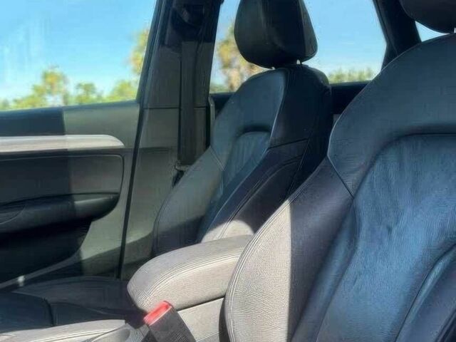 Серый Ауди Ку3, объемом двигателя 2 л и пробегом 44 тыс. км за 9800 $, фото 10 на Automoto.ua