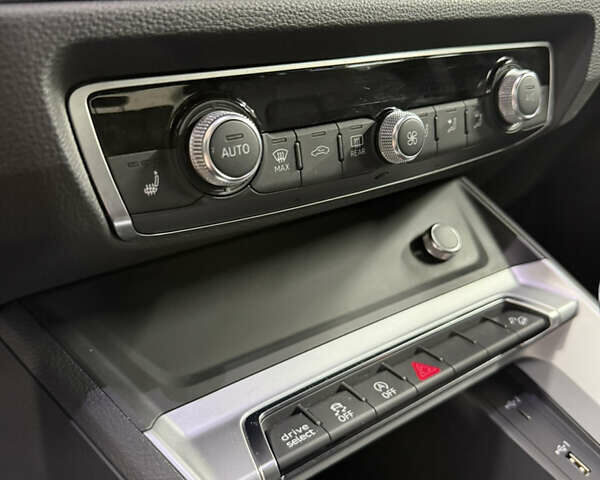 Сірий Ауді Ку3, об'ємом двигуна 1.98 л та пробігом 115 тис. км за 27900 $, фото 23 на Automoto.ua