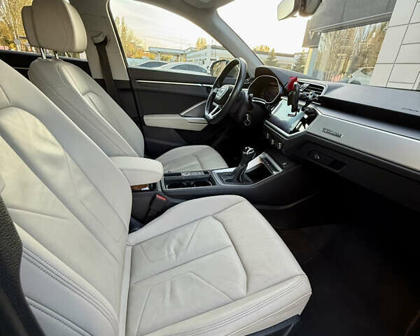 Сірий Ауді Ку3, об'ємом двигуна 1.98 л та пробігом 60 тис. км за 23500 $, фото 18 на Automoto.ua