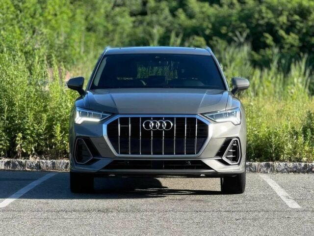 Ауди Ку3 2019 в Черновцах на Automoto.ua Серый Ауди Ку3, объемом двигателя 2 л и пробегом 42 тыс. км за 11800 $, фото 1 на Automoto.ua