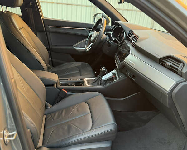 Ауди Ку3 2020 в Одессе на Automoto.ua Серый Ауди Ку3, объемом двигателя 1.98 л и пробегом 57 тыс. км за 28900 $, фото 16 на Automoto.ua