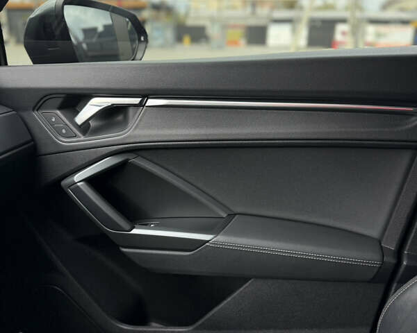 Серый Ауди Ку3, объемом двигателя 1.98 л и пробегом 83 тыс. км за 26900 $, фото 32 на Automoto.ua