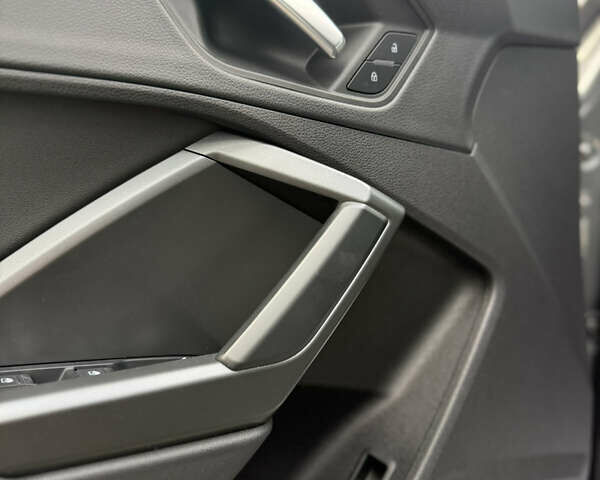 Серый Ауди Ку3, объемом двигателя 1.98 л и пробегом 83 тыс. км за 26900 $, фото 13 на Automoto.ua