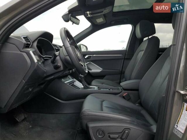 Сірий Ауді Ку3, об'ємом двигуна 2 л та пробігом 95 тис. км за 8000 $, фото 6 на Automoto.ua