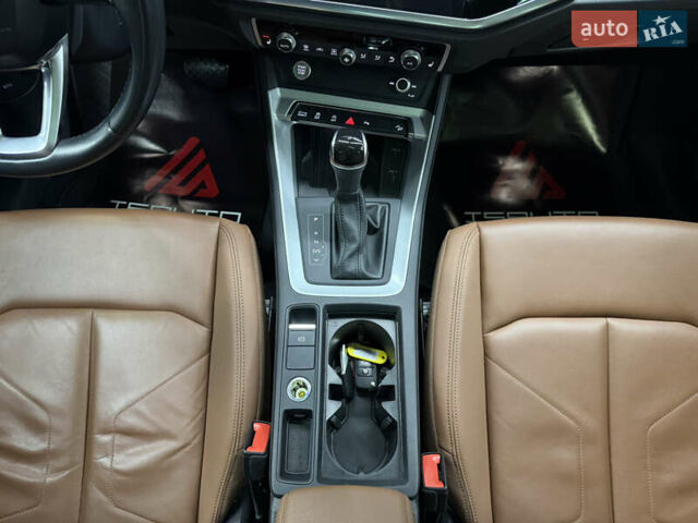 Сірий Ауді Ку3, об'ємом двигуна 1.98 л та пробігом 55 тис. км за 28900 $, фото 27 на Automoto.ua