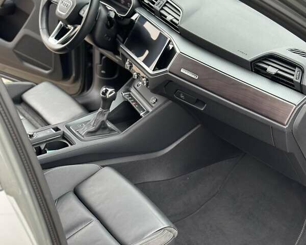 Серый Ауди Ку3, объемом двигателя 1.97 л и пробегом 75 тыс. км за 31999 $, фото 14 на Automoto.ua