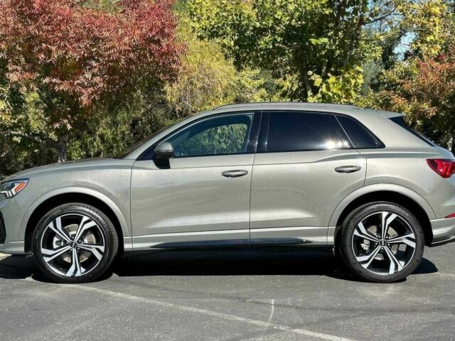 Серый Ауди Ку3, объемом двигателя 2 л и пробегом 10 тыс. км за 25500 $, фото 3 на Automoto.ua