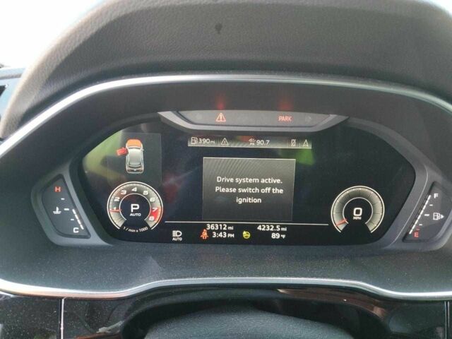 Серый Ауди Ку3, объемом двигателя 2 л и пробегом 36 тыс. км за 10000 $, фото 8 на Automoto.ua