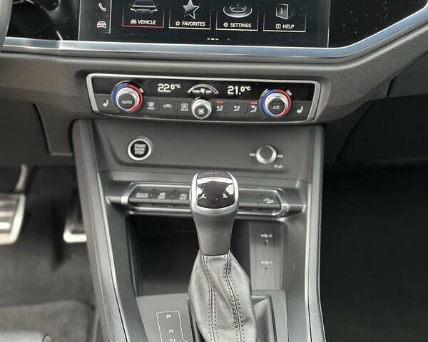 Серый Ауди Ку3, объемом двигателя 1.97 л и пробегом 75 тыс. км за 31999 $, фото 21 на Automoto.ua