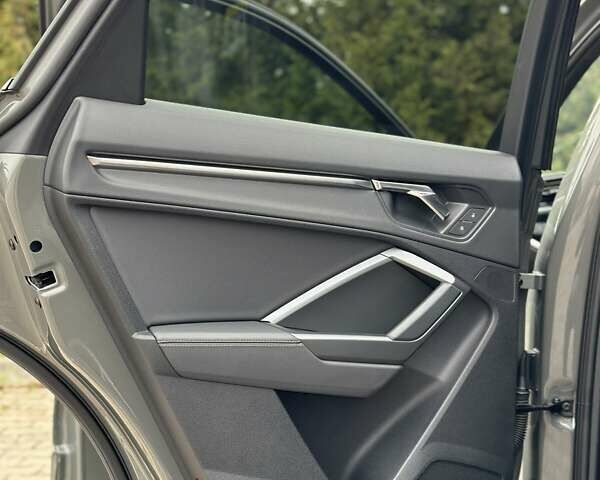 Серый Ауди Ку3, объемом двигателя 1.97 л и пробегом 75 тыс. км за 31999 $, фото 11 на Automoto.ua