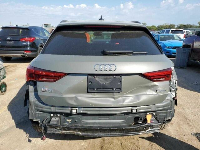 Серый Ауди Ку3, объемом двигателя 2 л и пробегом 36 тыс. км за 10000 $, фото 5 на Automoto.ua