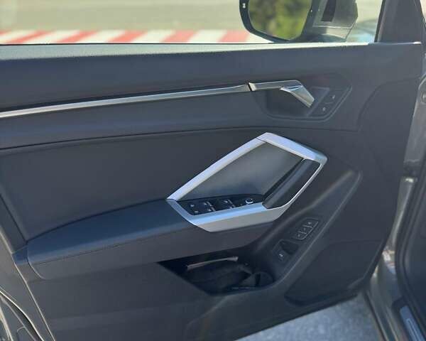 Серый Ауди Ку3, объемом двигателя 1.98 л и пробегом 16 тыс. км за 33600 $, фото 12 на Automoto.ua