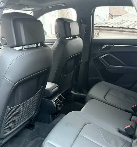 Сірий Ауді Ку3, об'ємом двигуна 2 л та пробігом 2 тис. км за 47000 $, фото 5 на Automoto.ua