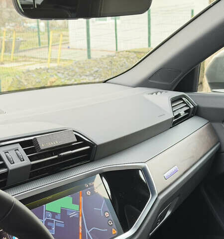 Сірий Ауді Ку3, об'ємом двигуна 2 л та пробігом 2 тис. км за 47000 $, фото 3 на Automoto.ua