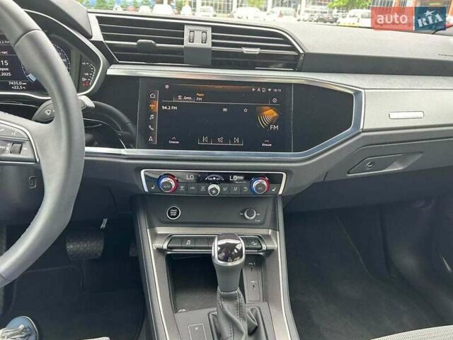 Серый Ауди Ку3, объемом двигателя 1.4 л и пробегом 17 тыс. км за 43500 $, фото 3 на Automoto.ua