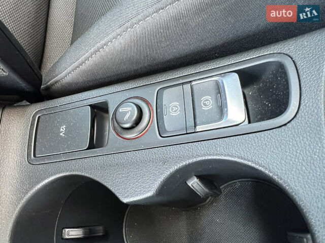 Синій Ауді Ку3, об'ємом двигуна 1.4 л та пробігом 157 тис. км за 13700 $, фото 16 на Automoto.ua