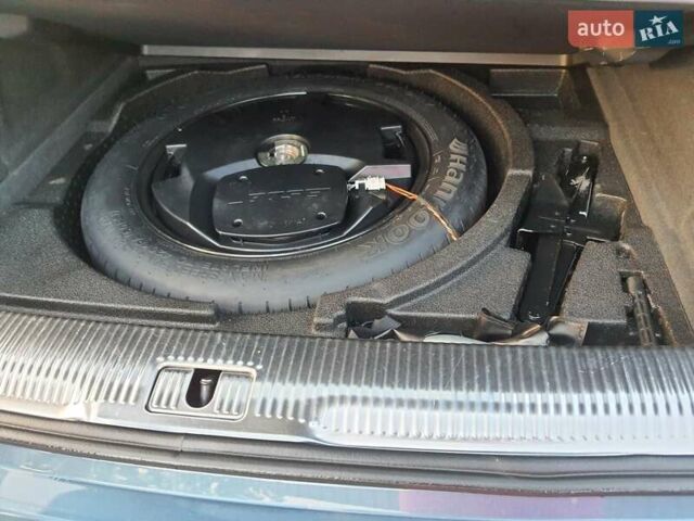 Синій Ауді Ку3, об'ємом двигуна 2 л та пробігом 115 тис. км за 19500 $, фото 12 на Automoto.ua