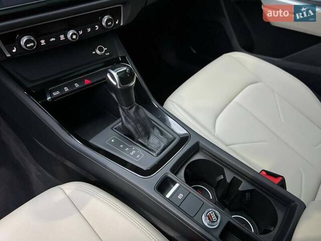 Синий Ауди Ку3, объемом двигателя 2 л и пробегом 82 тыс. км за 22900 $, фото 21 на Automoto.ua