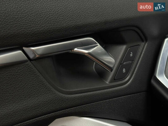 Синій Ауді Ку3, об'ємом двигуна 2 л та пробігом 119 тис. км за 24300 $, фото 53 на Automoto.ua