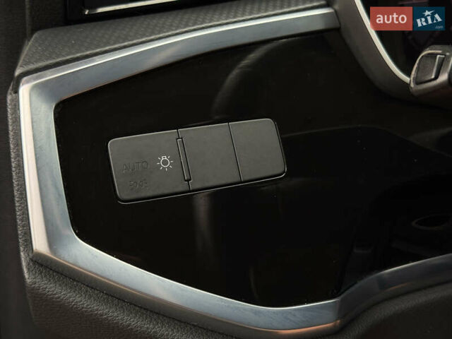 Синій Ауді Ку3, об'ємом двигуна 2 л та пробігом 119 тис. км за 24300 $, фото 54 на Automoto.ua