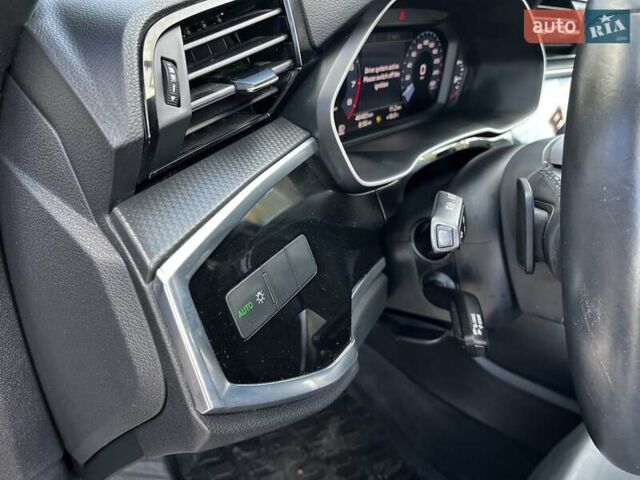 Синий Ауди Ку3, объемом двигателя 2 л и пробегом 46 тыс. км за 26999 $, фото 20 на Automoto.ua