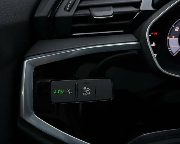 Синий Ауди Ку3, объемом двигателя 1.98 л и пробегом 155 тыс. км за 22999 $, фото 16 на Automoto.ua