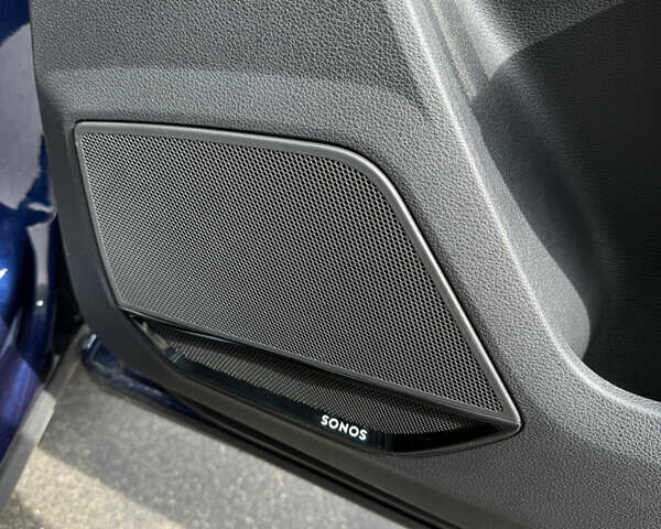 Синий Ауди Ку3, объемом двигателя 1.98 л и пробегом 13 тыс. км за 27300 $, фото 7 на Automoto.ua