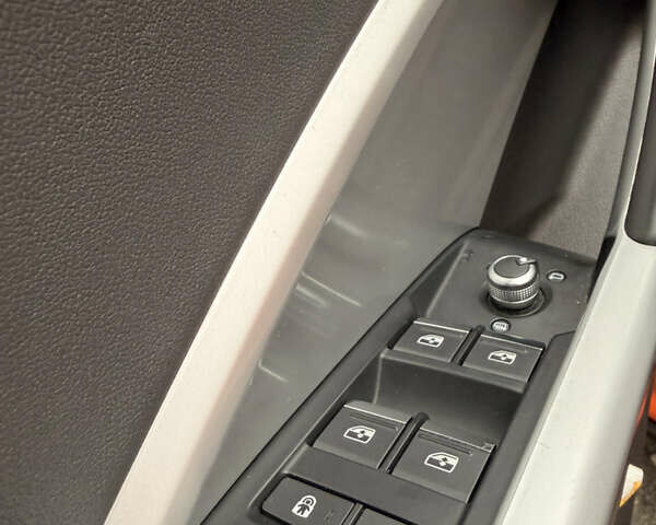 Помаранчевий Ауді Ку3, об'ємом двигуна 1.98 л та пробігом 130 тис. км за 24800 $, фото 14 на Automoto.ua