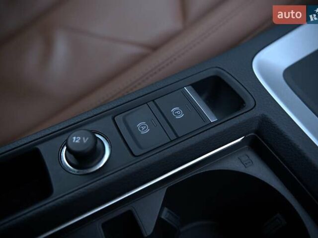 Оранжевый Ауди Ку3, объемом двигателя 1.98 л и пробегом 27 тыс. км за 42500 $, фото 37 на Automoto.ua