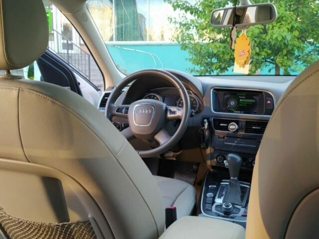 Білий Ауді Ку 5, об'ємом двигуна 2 л та пробігом 225 тис. км за 15999 $, фото 3 на Automoto.ua