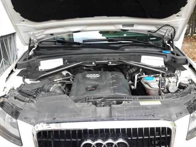Білий Ауді Ку 5, об'ємом двигуна 2 л та пробігом 252 тис. км за 11200 $, фото 1 на Automoto.ua