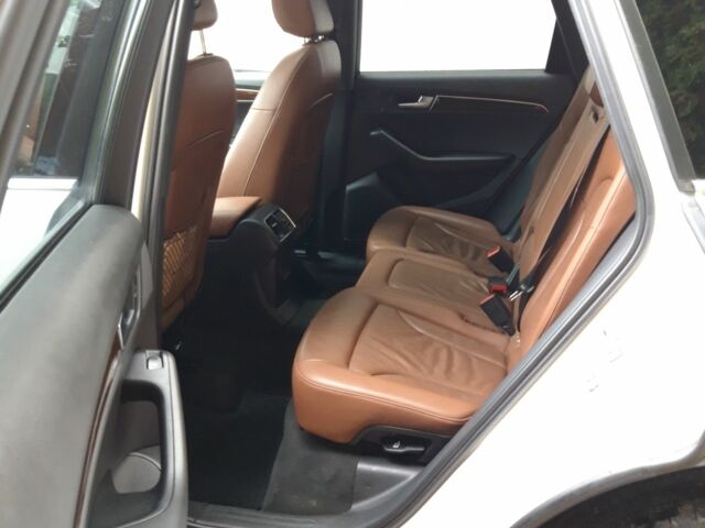 Білий Ауді Ку 5, об'ємом двигуна 2 л та пробігом 252 тис. км за 11200 $, фото 4 на Automoto.ua