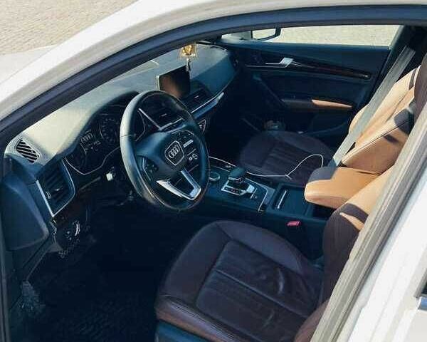 Белый Ауди Ку 5, объемом двигателя 2 л и пробегом 101 тыс. км за 20800 $, фото 7 на Automoto.ua