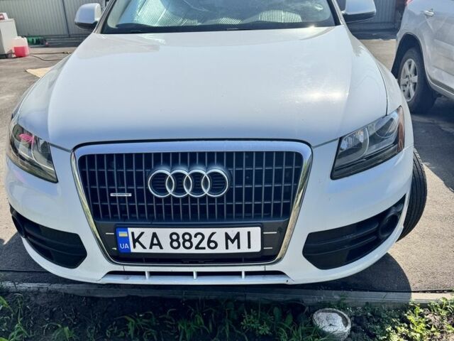 Белый Ауди Ку 5, объемом двигателя 2 л и пробегом 200 тыс. км за 12044 $, фото 1 на Automoto.ua