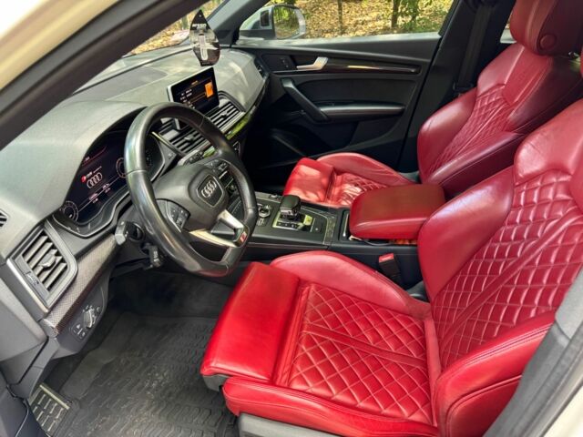 Білий Ауді Ку 5, об'ємом двигуна 3 л та пробігом 127 тис. км за 31777 $, фото 1 на Automoto.ua